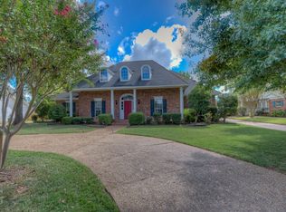 121 Southwood Dr, Bossier City, LA 71111