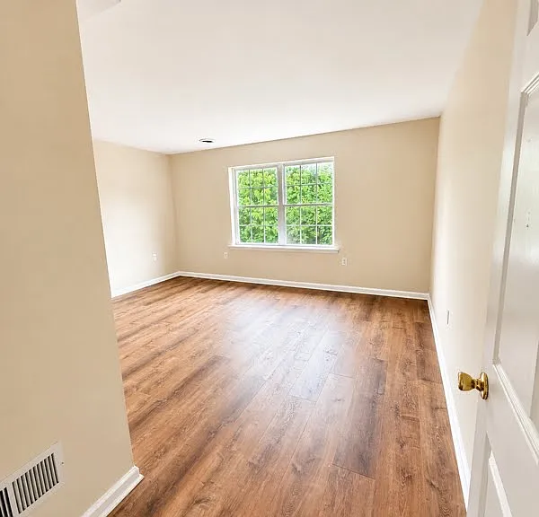 3496 Linden St #UPPER — Photo 6