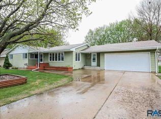 101 S 7th Ave, Brandon, SD 57005