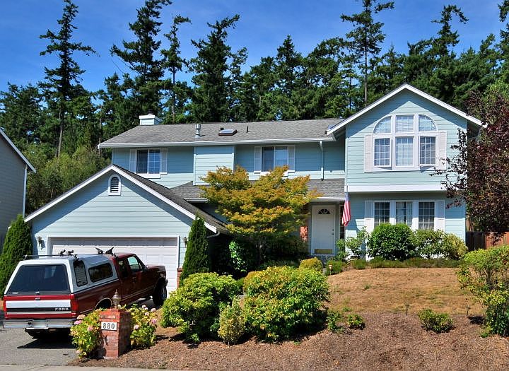 1st image of 880 SW Eagle Vista Ave