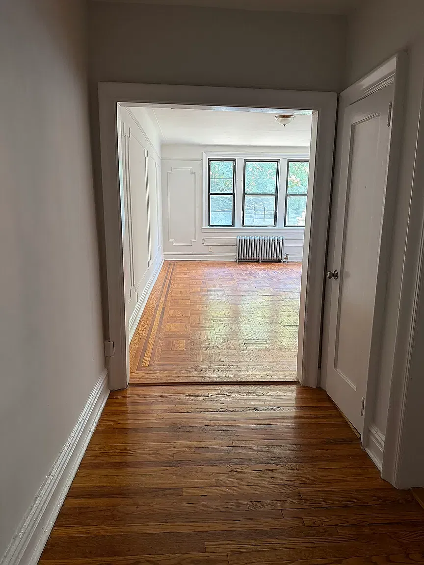 25 Sherman Ave — Photo 3