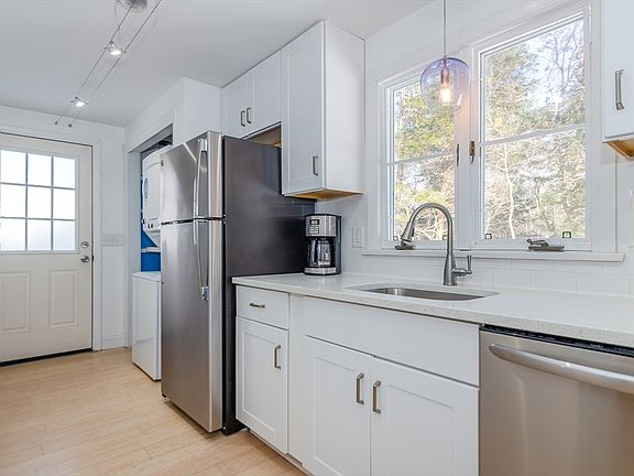 4th image of 56 Acushnet Rd