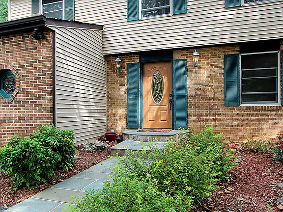 Slate Tiled Walkway & Stoop