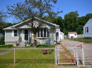 120 Hambly Rd, Tiverton, RI 02878