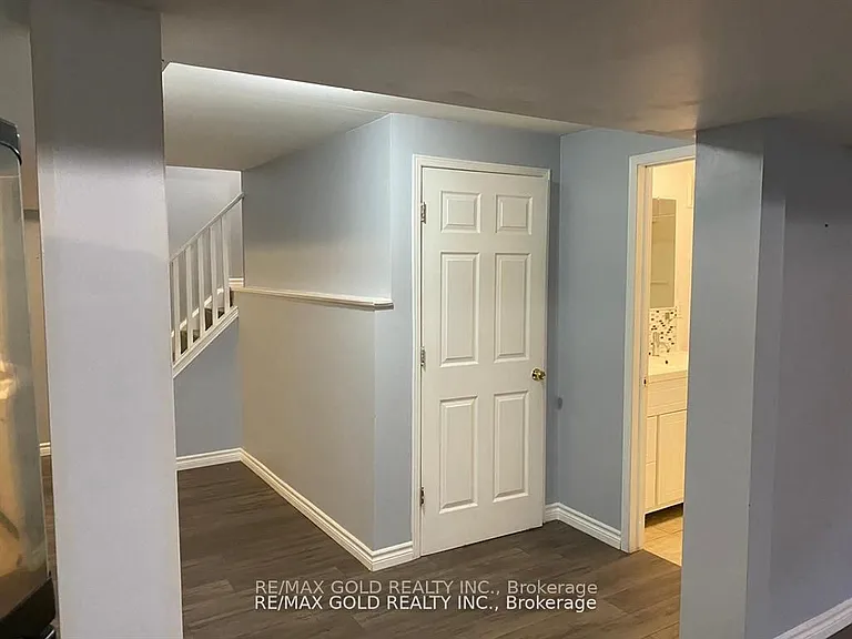 27 Middlecote Dr #BASEMENT — Photo 24