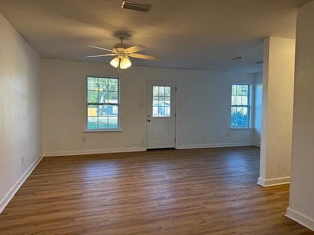 2 bed, 1.5 bath, 986 sqft, $1,875 — Photo 3