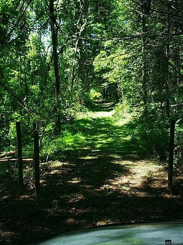 2nd image of 25 Well Greene Dr