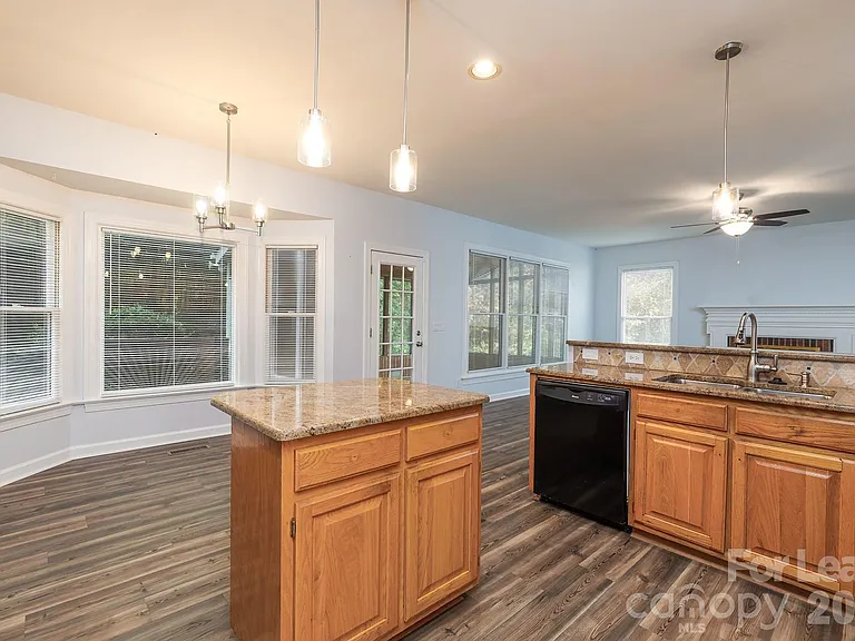 5238 Downing Creek Dr — Photo 18