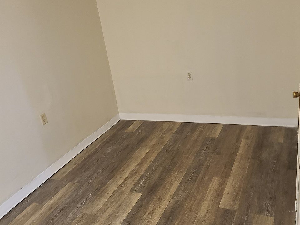 1st image of 3 Bigelow Ct
