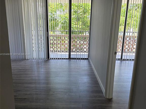 4th image of 4222 Inverrary Blvd APT 4212