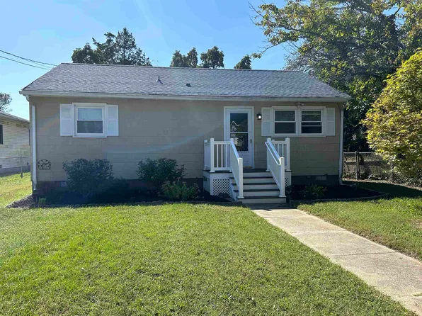 142 W Delaware Pkwy, Villas, NJ 08251