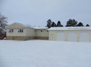 9165 Bar D Rd, Bismarck, ND 58504