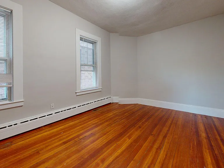 677 Bennington St #1 — Photo 5
