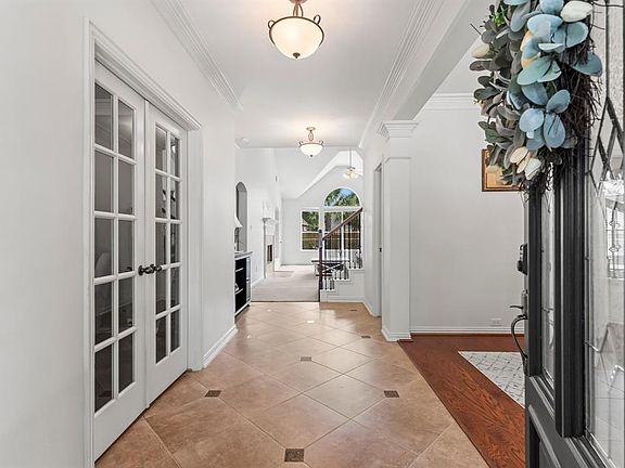 5th image of 19 N French Oaks Circle