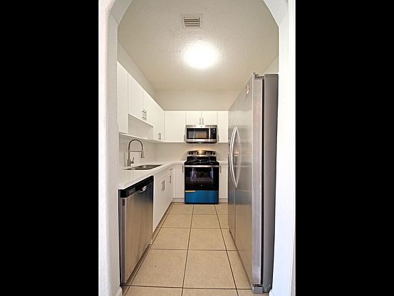 4th image of 1301 N Santa Catalina Cir #1