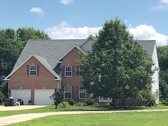 2nd image of 917 Manor House Dr