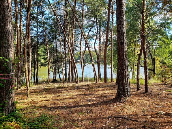 5753 Lake Pointe Dr, Granite Falls, NC 28630