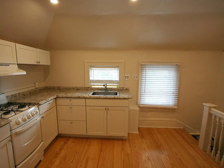 1423 Race St #5 — Photo 3