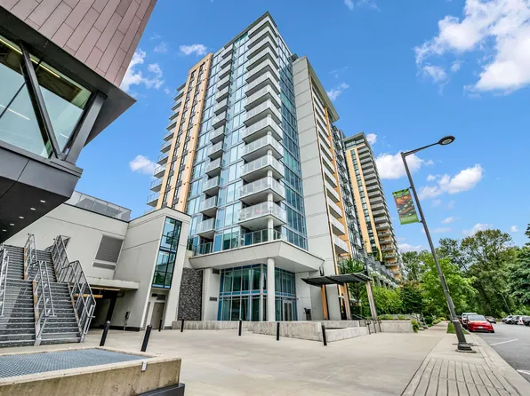 1471 Hunter St #501, North Vancouver, BC V7J 1H3