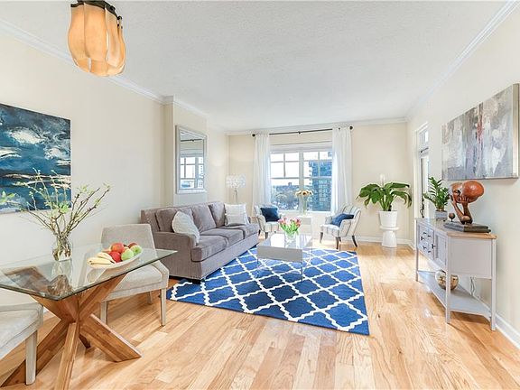3rd image of 1101 Juniper St NE APT 1207