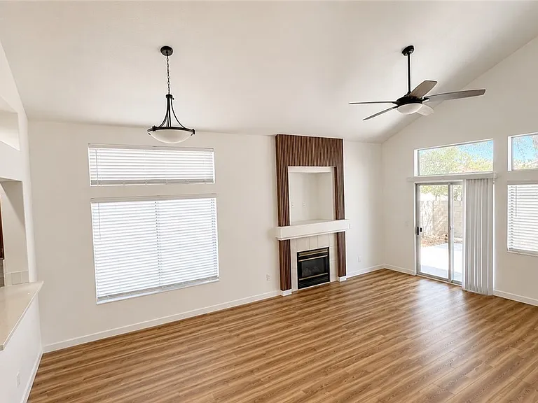 1916 Coyote Pass Way — Photo 3