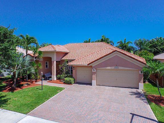 4th image of 16487 Mariposa Circle South