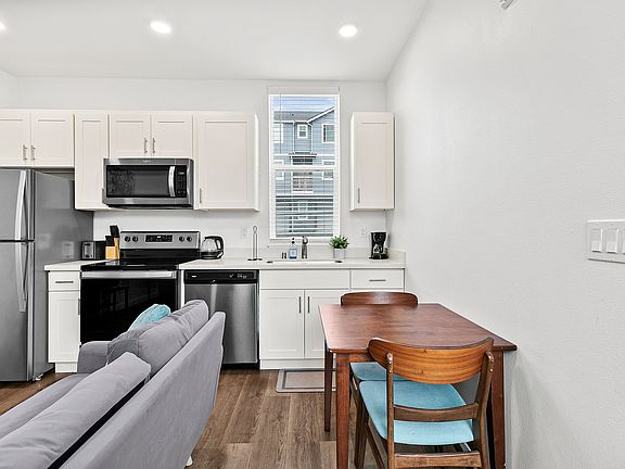 5th image of 4329 S Puget Sound Ave #202