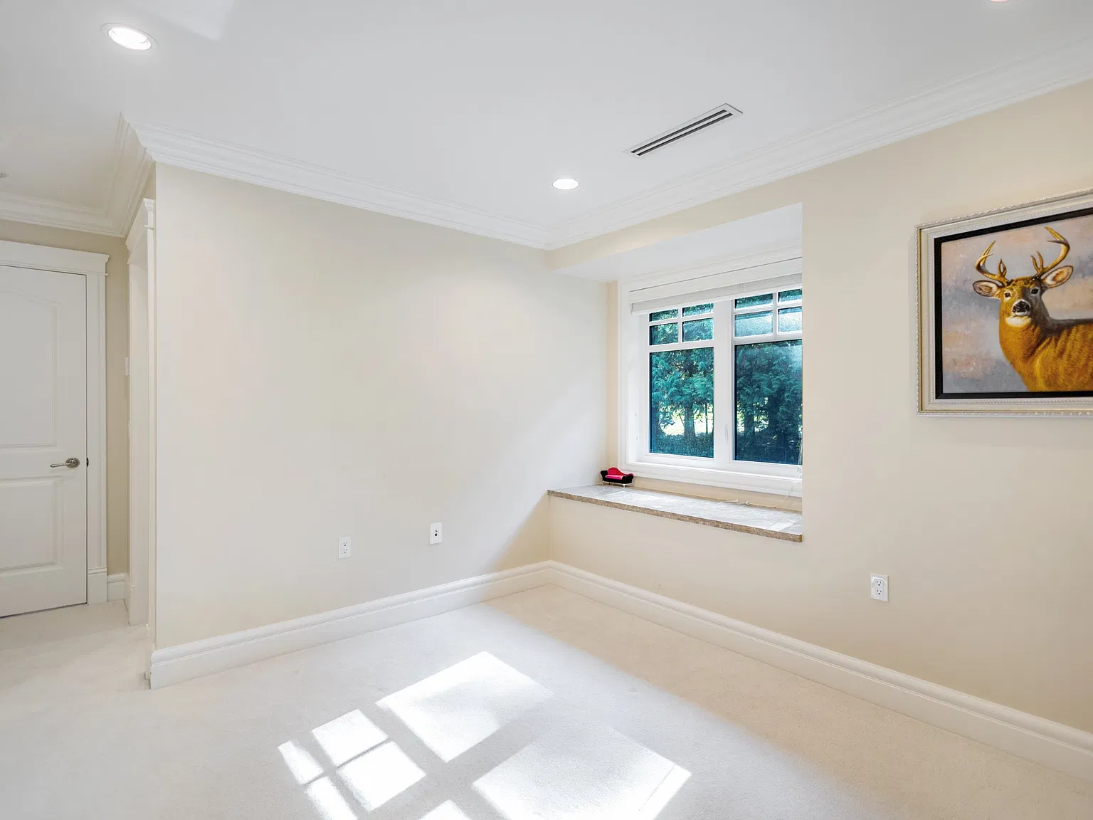 4 bed, 3980 sqft, $12,000 — Photo 3