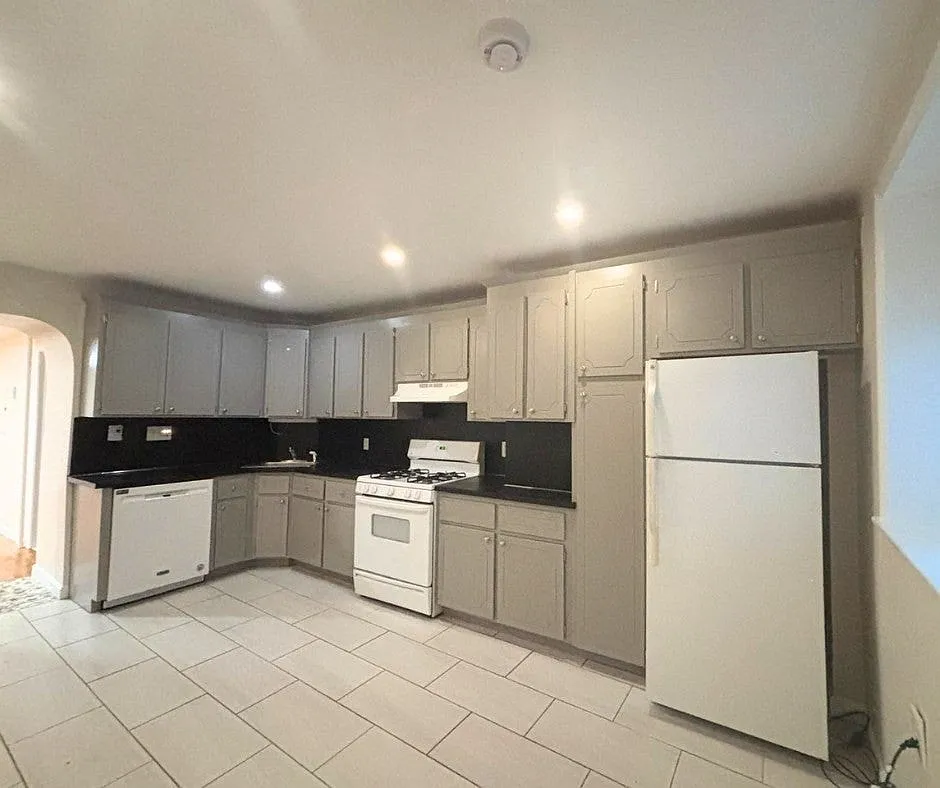 1 bed, 800 sqft, $2,800 — Photo 2