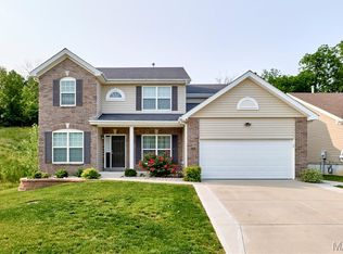 668 Winding Bluffs Dr, Fenton, MO 63026