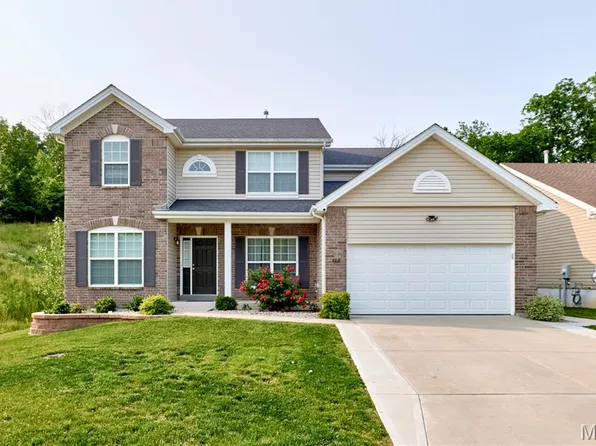 668 Winding Bluffs Dr, Fenton, MO 63026