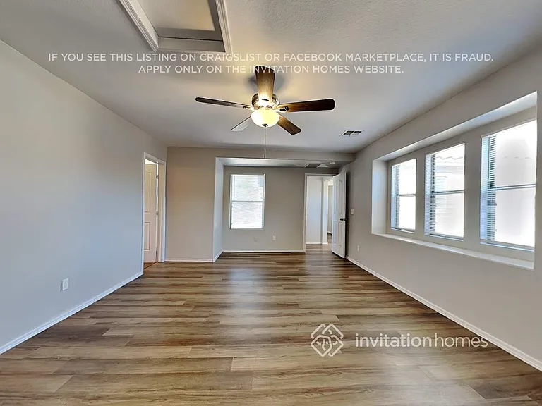 11226 W Garfield St — Photo 10