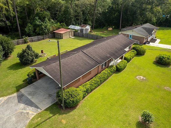 2nd image of 2028 Woodland Dr