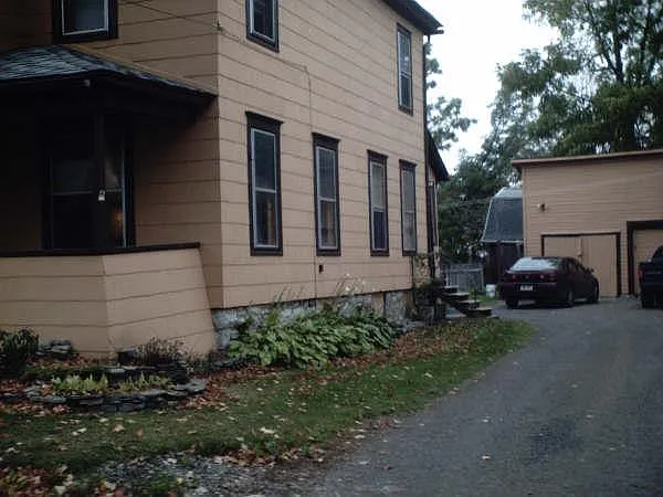 214 S Hamilton St — Photo 3