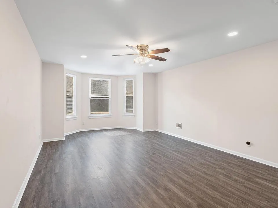 2217 Linden Ave #2