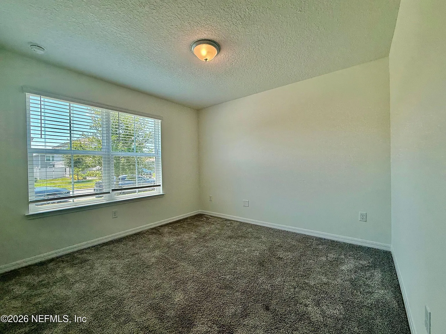 4 bed, 2.0 bath, 1766 sqft, $2,400 — Photo 4