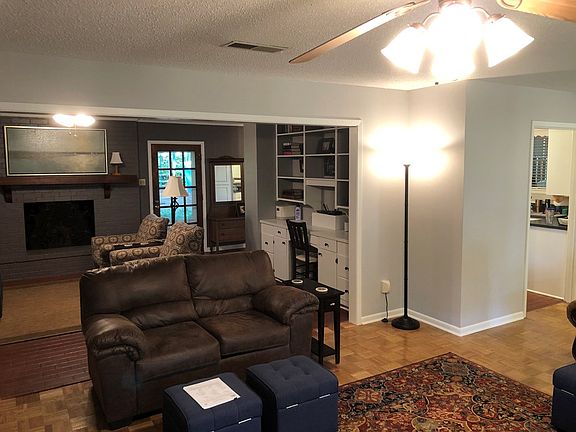 2nd image of 1725 Sheffield Dr