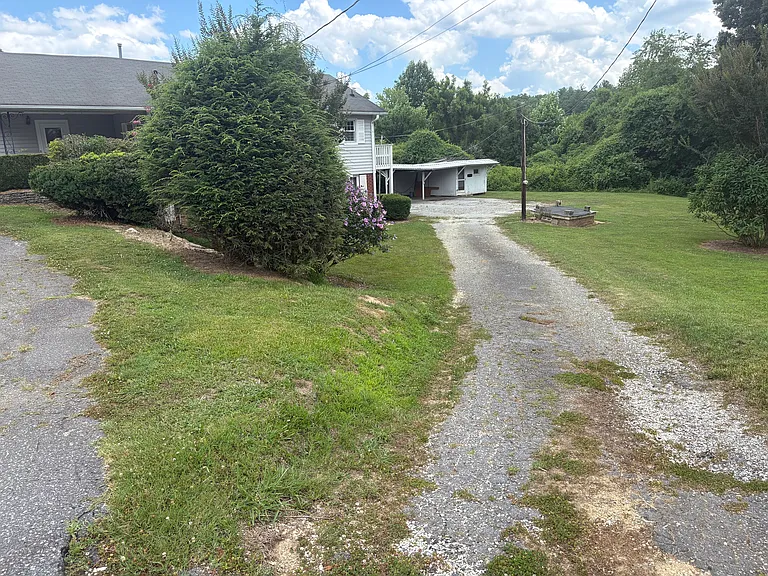 832 Sugarloaf Rd #A — Photo 2