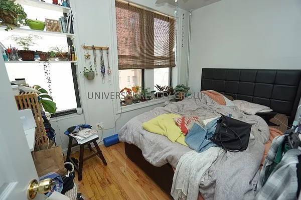 Rented by Universal Realty Group | media 19