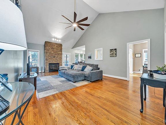 2nd image of 1017 Hooper Woods Dr