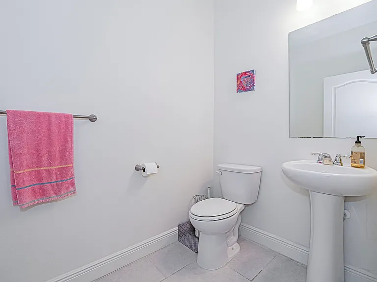 5945 Buttonwood Sq — Photo 24