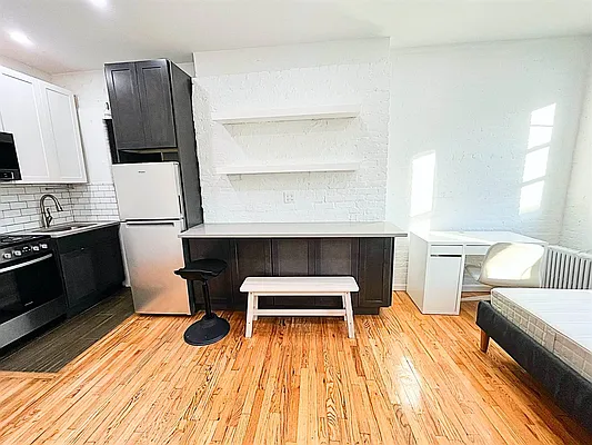 Rented by Bond New York | media 15