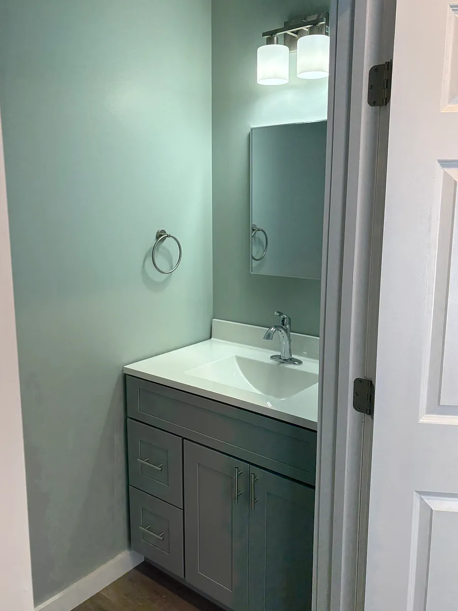 Half Bath - 867 Upper Pleasant Valley Rd #104