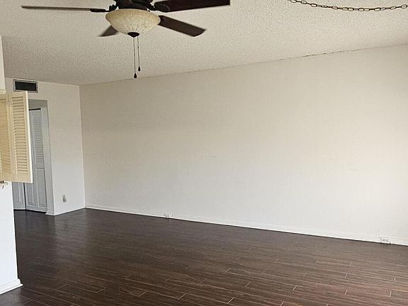 5th image of 198 E Preston Way #198