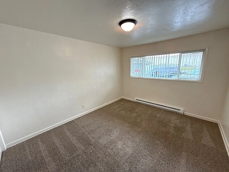 1835 Beach Ave NE #4 — Photo 10