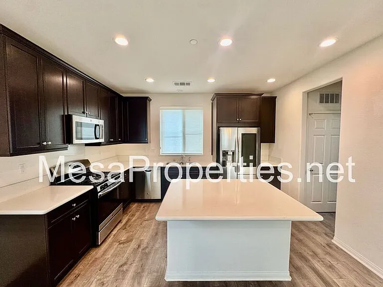 795 Hazel Way — Photo 10