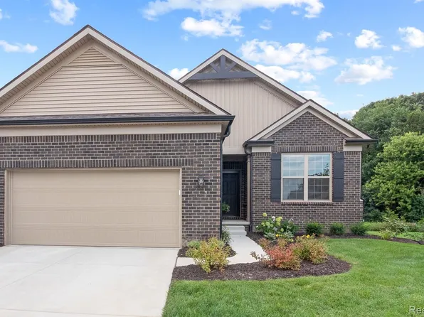 833 Kelpie Dr, Ann Arbor, MI 48108