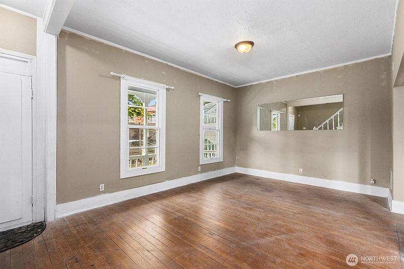 3rd image of 412 Garfield Street S