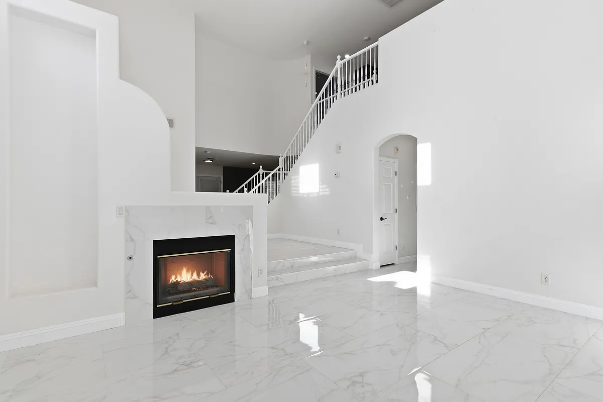 Building Photo - 9983 Canyon Peak Dr