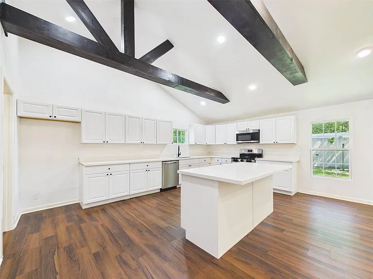 11515 Iberia Dr — Photo 29